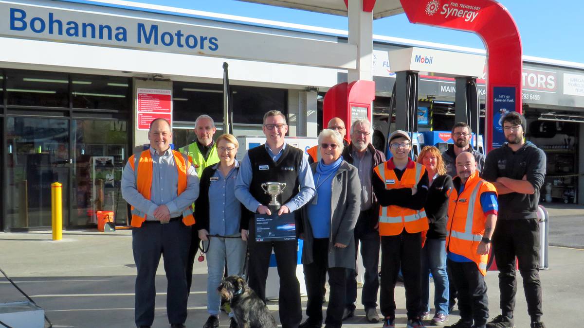 Waikanae’s Bohanna Motors wins coveted Mobil Seller Service Station of the 12 months award